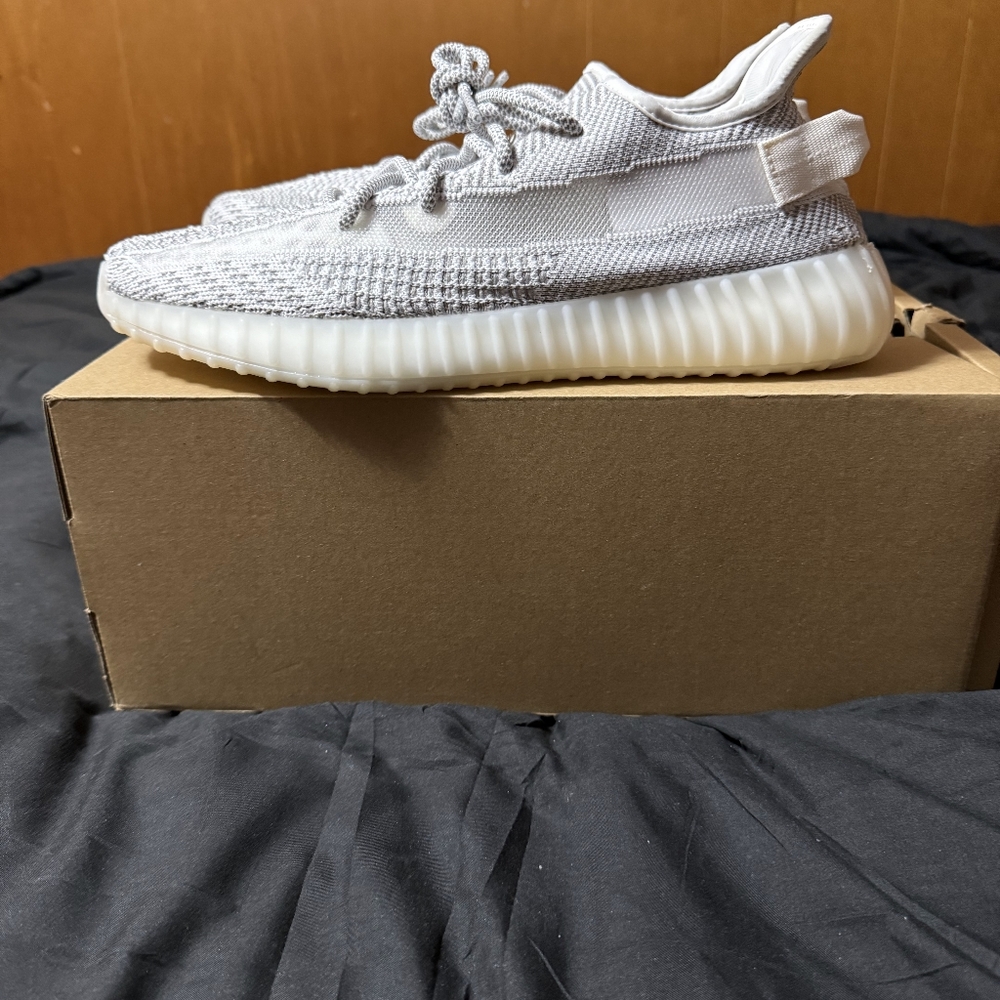Yeezy Boost 350 V2